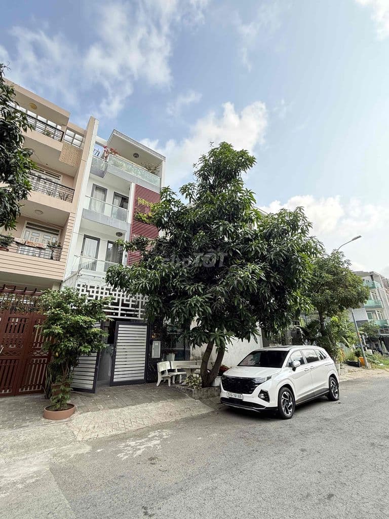 nhà mặt tiền đường nhựa 8m