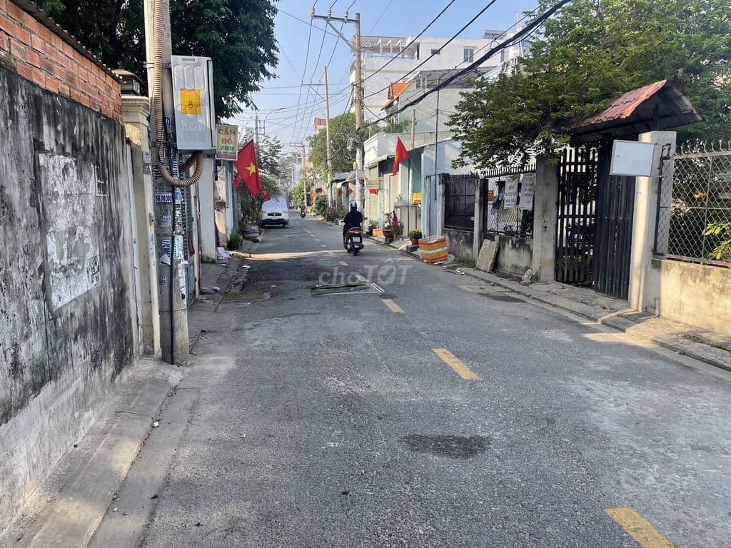 Bán nhà hẻm cụt chờ tách sổ riêng
