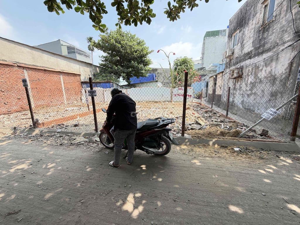 Bán đất 1 sẹc hẻm 306 vườn lài cách cầu 700m - Ảnh 3