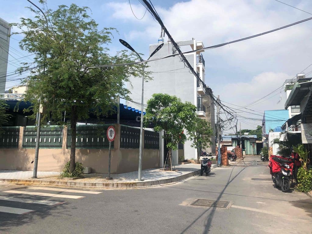 Đất hẻm nhựa kinh doanh buôn bán DT: 7.7x14.5m ngay CC Picity, Gò Vấp.