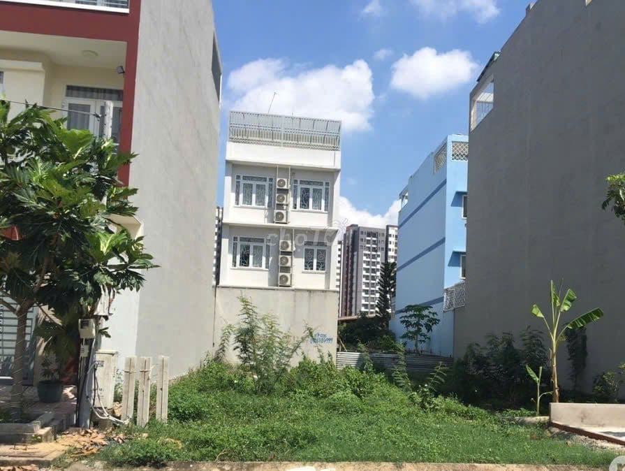 Cần Bán Gấp Lô Đất Mt 249 Hoàng Hữu Nam,TP Thủ Đức, DT 5x21m, Giá 7ty5