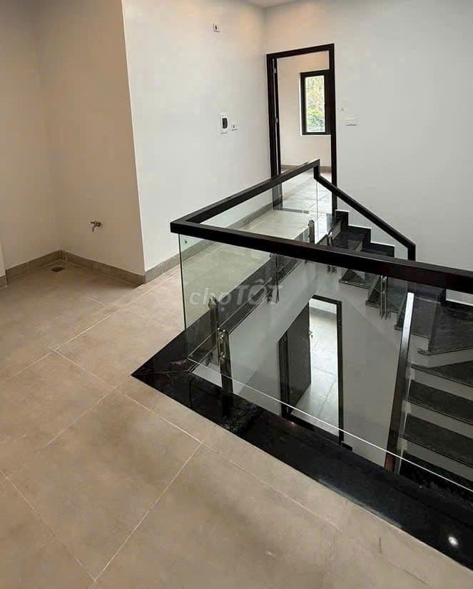 Nhà 3 tầng đẹp hẻm 5m ngay đường lớn. KD hay mở VP đều TỐT - 8,96 Tỷ