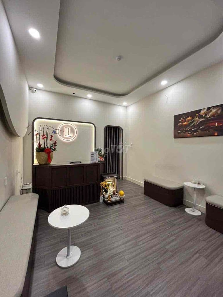 Cho thuê nhà mặt tiền Nguyễn Tri Phương Q10