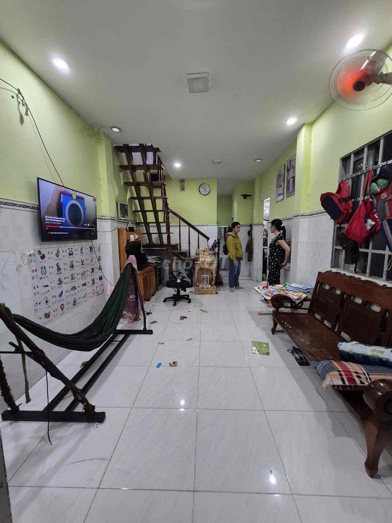 bán nhà SHR 4x15 gác suốt