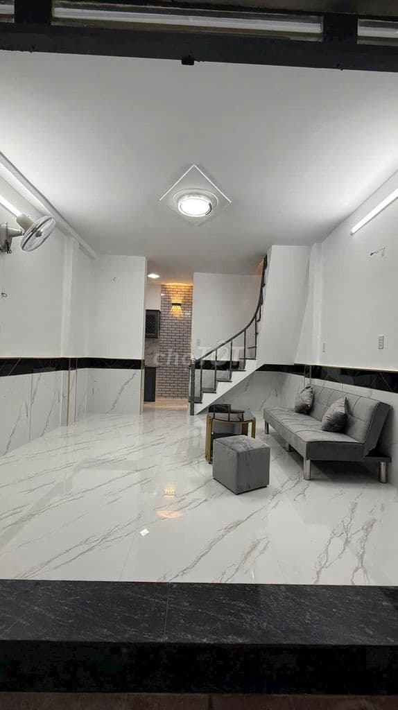 Nhà 1 lầu Lê Thị Riêng,P.Thới an, DT: 4x8m, nhà đẹp, 2PN, ban công