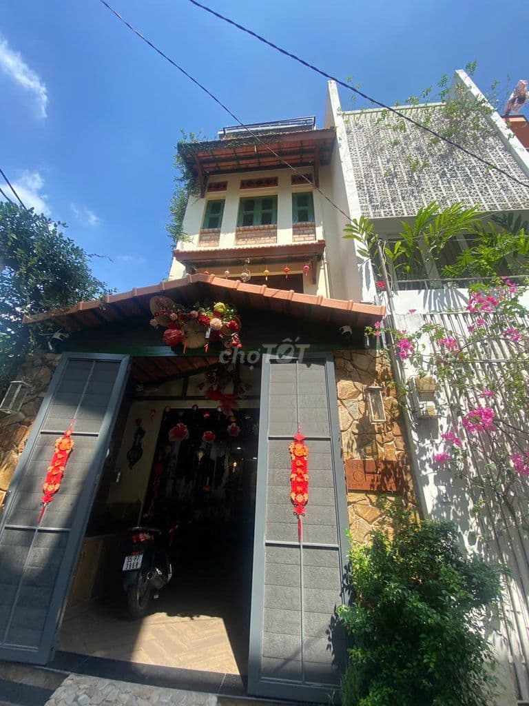 Biệt thự Nguyễn Trọng Tuyển Phú Nhuận – 4 Tầng ST-8PN – Thang máy