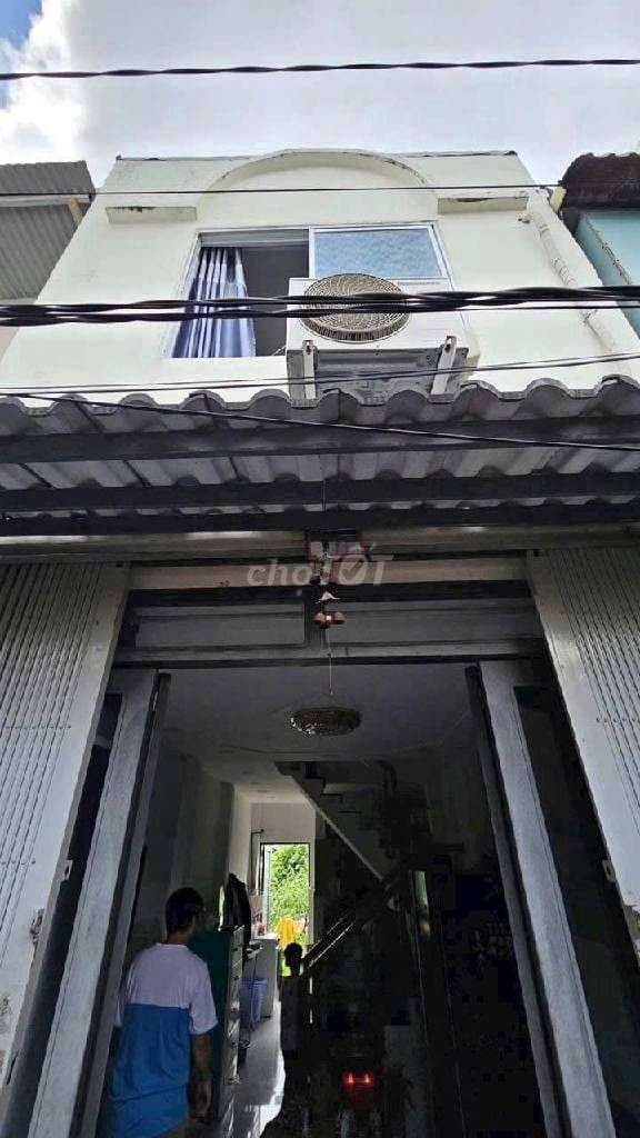 nhà Thống Nhất, 3m20 x 8m, 2 lầu, chỉ 3,35 tỷ