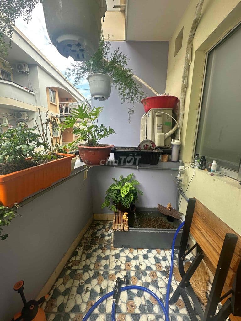 Bán Căn Hộ mặt tiền đường số 6 khu Tên Lửa ,2PN,2WC ,2 BC,SHR .