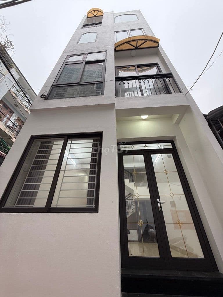 HOT! Nhà dân xây Đức Giang 44m2x4T, MT4m, ngõ thông 10m, 8.6 tỷ