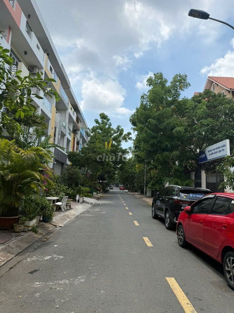 Cần bán nhà phố KDC Him Lam 6a, 15.5 tỷ Ms Viêm