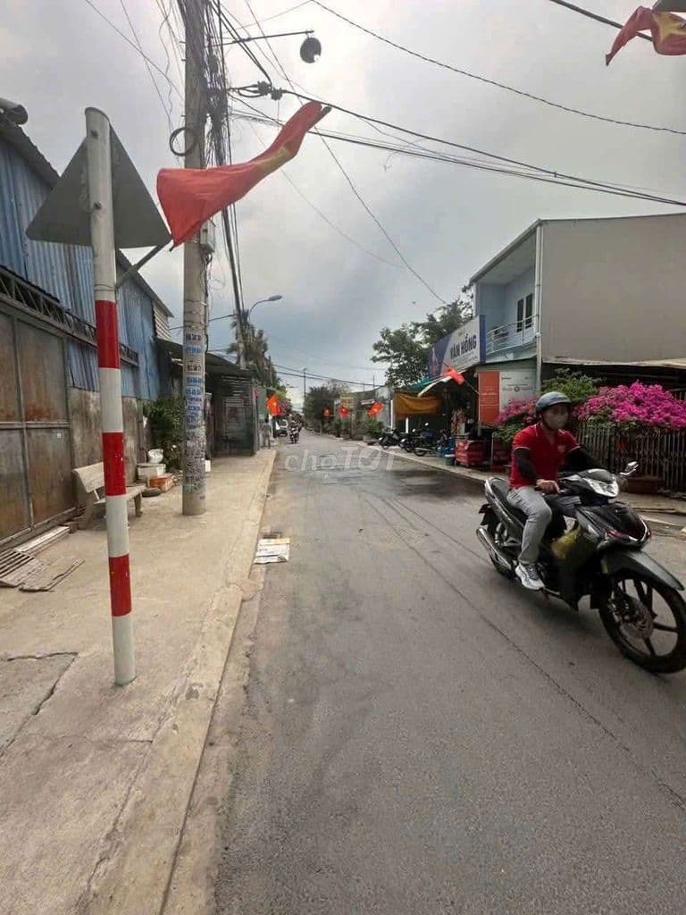 Bán nhà Mặt tiền nhựa ngay Chợ Đông Thạnh Hóc Môn