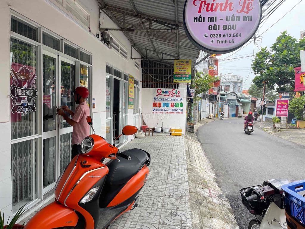 Nhà mặt tiền đường ngay Đình Phong Phú. 100m2. Ngang 12m. KD tốt