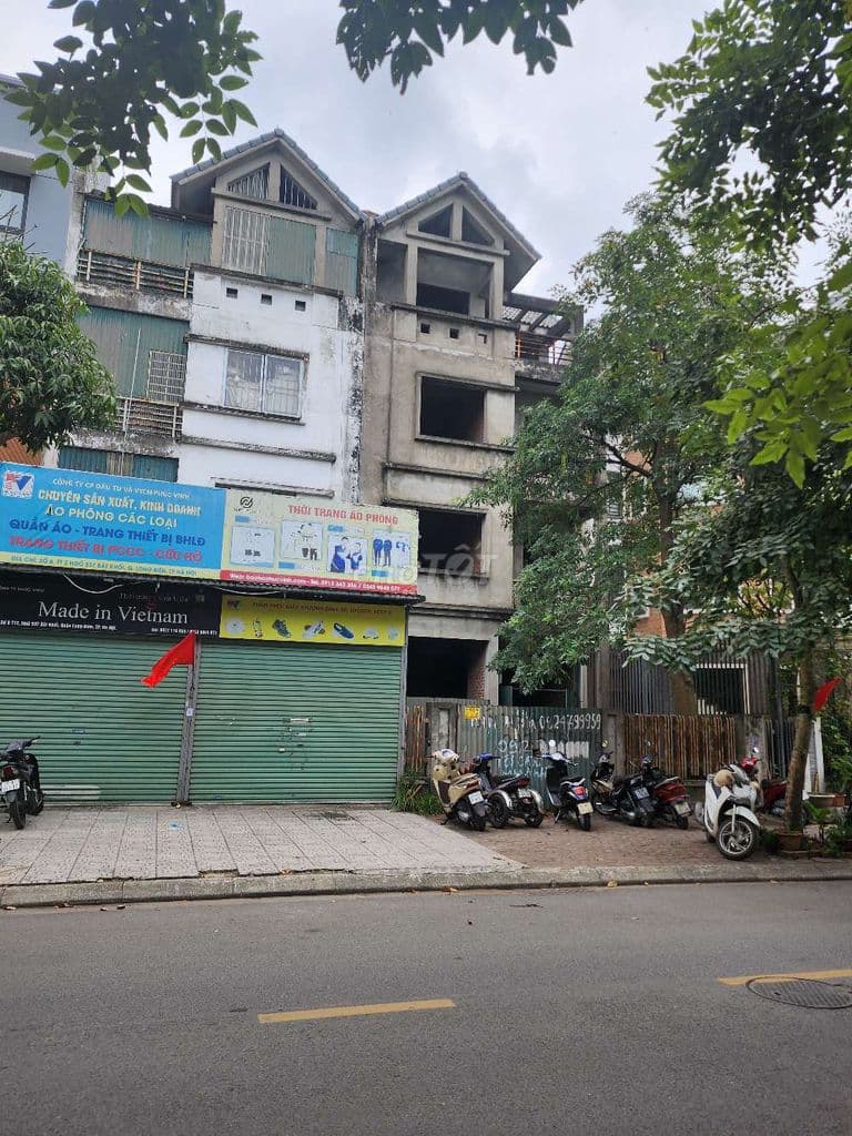 Chính chủ bán gấp NHÀ BT LIỀN KỀ KHU QUÂN ĐỘI, giá rẻ như mua đất