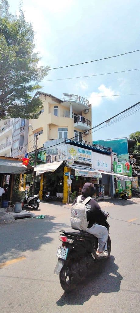 NHÀ ĐANG KẸT BANK NÊN GiA ĐìNH . BÁN GẤP.