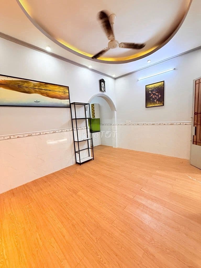 BÁN NHÀ TÂN BÌNH, 5 x 11 , GẦN LÝ THƯỜNG KIỆT, HẺM 4M, NHỈNH 5 TỶ - Ảnh 3