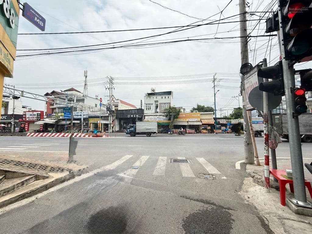 Bán đất tặng nhà, 200m2, 15 tỷ, đường Đông Thạnh 2, SHR - Ảnh 3