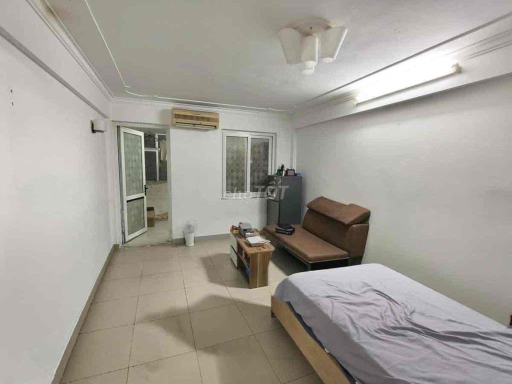 TT Cát Linh, tầng 2, 70m2, 2 thoáng, ngõ to ô tô, sổ đỏ chính chủ