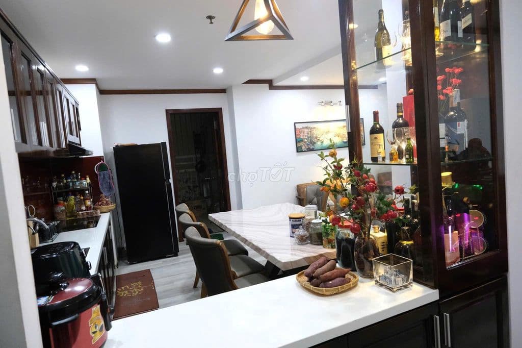 Cần bán chcc Giai Việt 3 phòng ngủ view đẹp