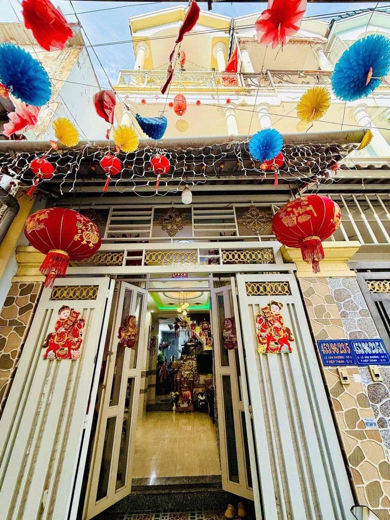 Q12. NHÀ PHỐ ĐÚC 2 LẦU 3 PHÒNG NGỦ 3 TOLET ĐƯỜNG LÊ VĂN KHƯƠNG
