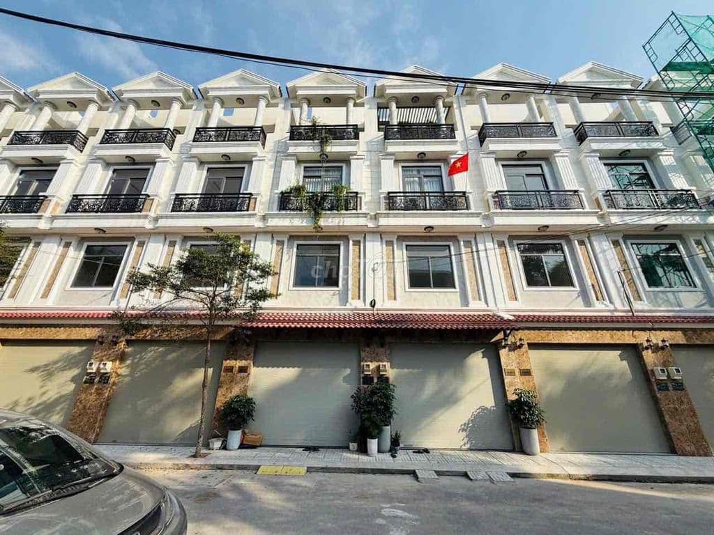 NHÀ 4 TẦNG VEN SÔNG SG - SHR - SÁT VẠN PHÚC CITY