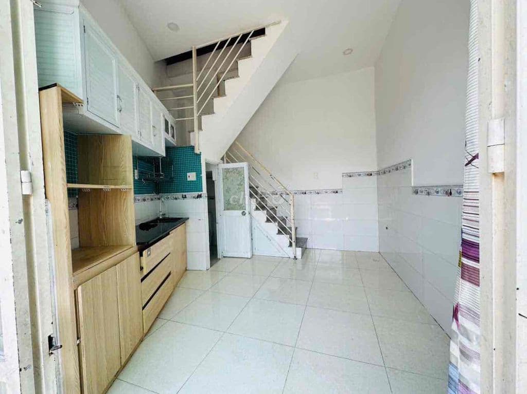 Nhà nhỏ 1 Trệt ,1 Lầu đúc ,căn góc mặt tiền hẻm ,xe hơi tới nhà