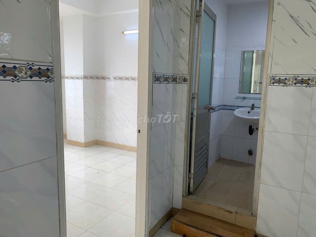 Bán căn hộ cao ốc B ngô Gia Tự, lầu trung - Ảnh 2