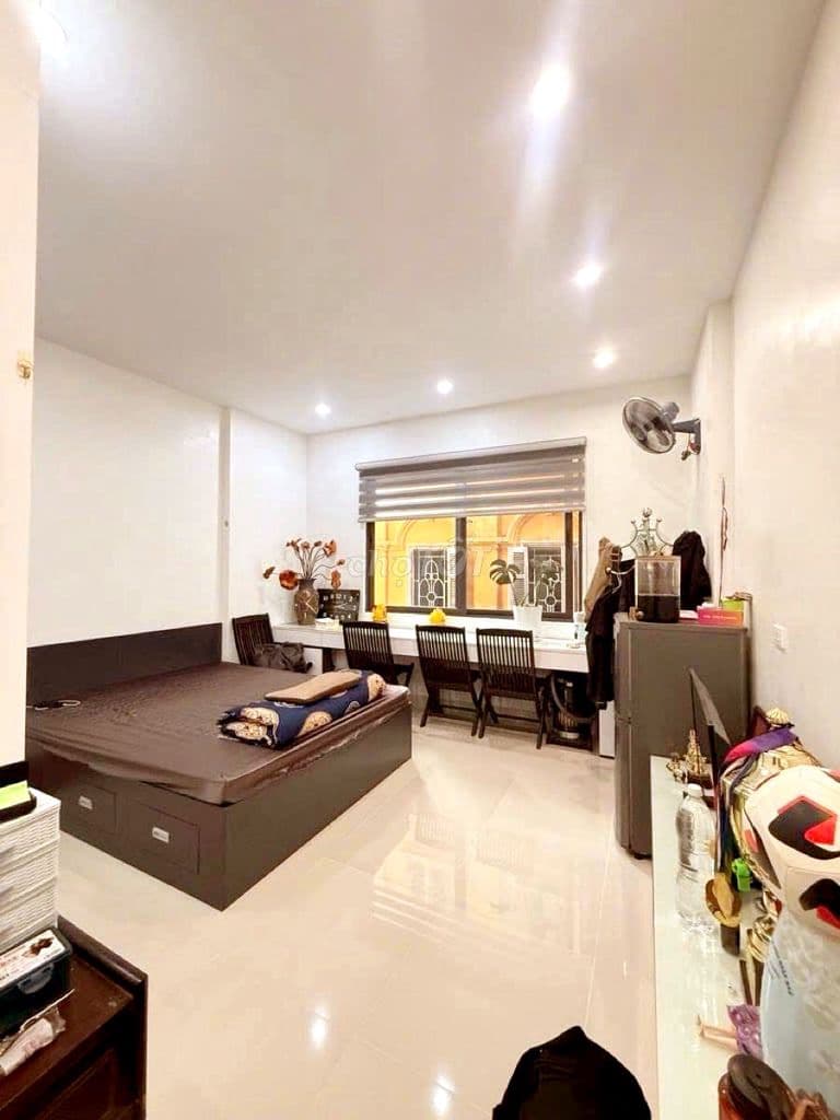 Hạ 500tr- Bán nhà 97 Nguyễn Chí Thanh- 30MX6T thang máy, KD tốt.