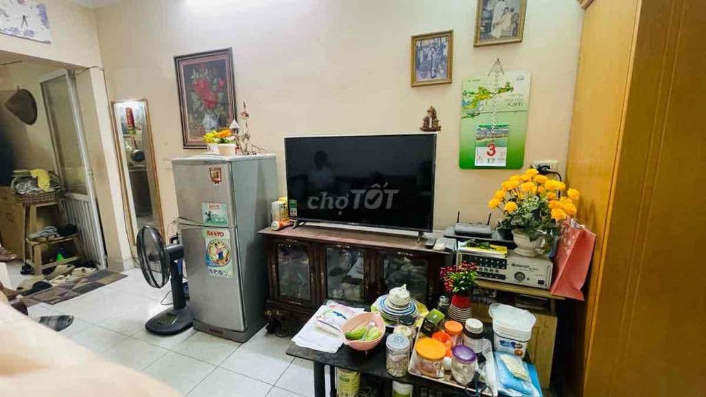 Căn góc chỉ 2,4 tỷ sổ đỏ 30 m2 tập thể tầng 2 phố Vĩnh Hồ -Đống Đa - Ảnh 3