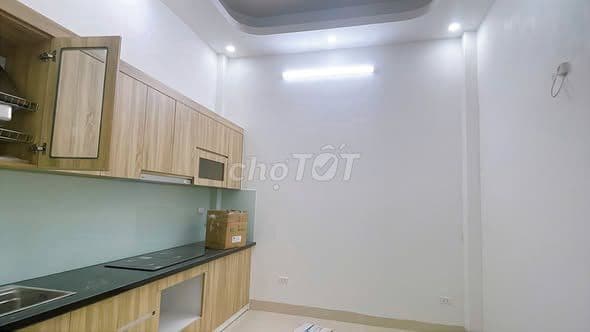 bán nhà 50m2 Cầu Giấy sân rộng trước nhà - Ảnh 2