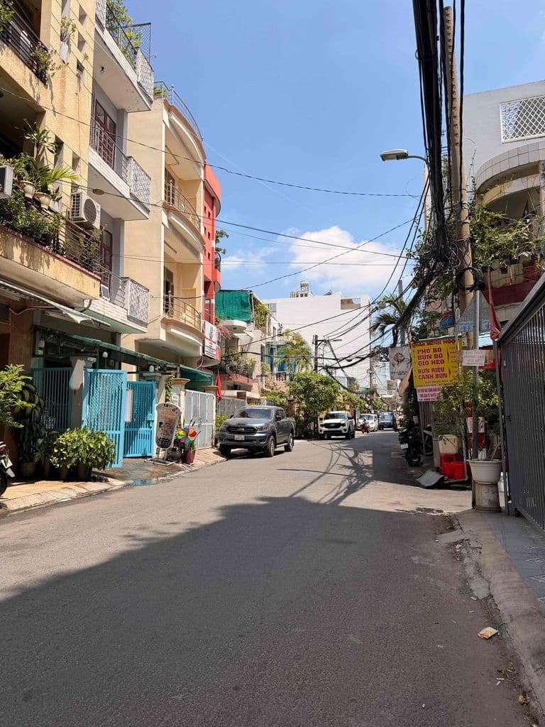 Nhà Mặt Tiền 4 Tầng-Cần Bán Gấp-Có Giá Tốt Cho Đầu Tư