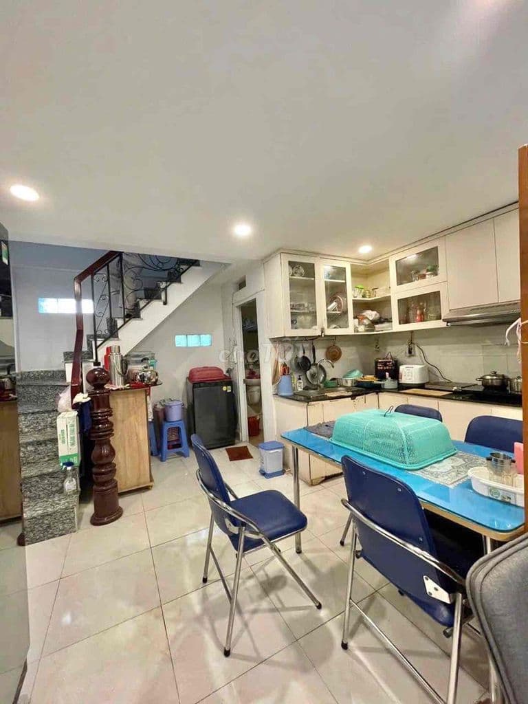 Ngã Tư Phú Nhuận Nhà 4 Tầng Hẻm xe hơi, 4 Ngủ, Giá tốt