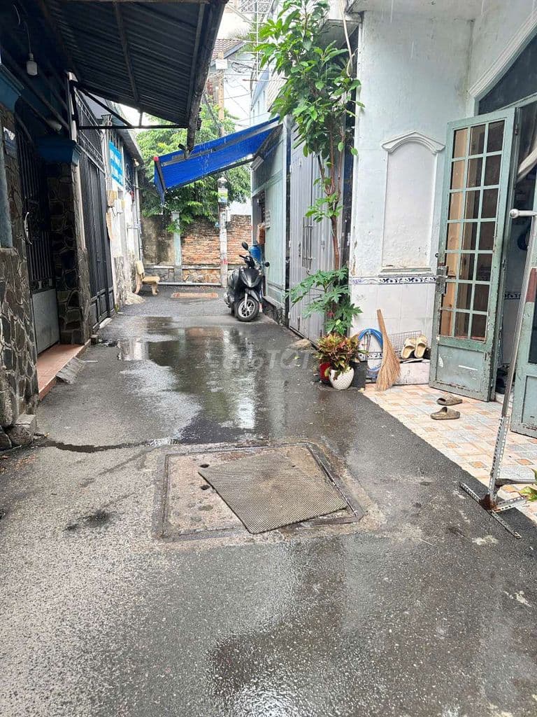 Căn nhà nhỏ hẻm xe hơi còn mới như hình - Ảnh 3