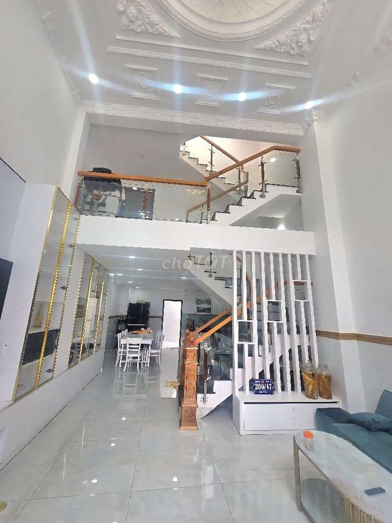 BÁN NHÀ ĐẸP CẠNH TÂ.N KỲ TÂN QUÝ - HẺM XE HƠI - ( 5.2X14M ) CHỈ 5$ HƠN