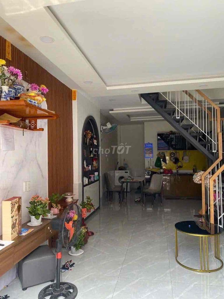 bán nhà đang làm sổ