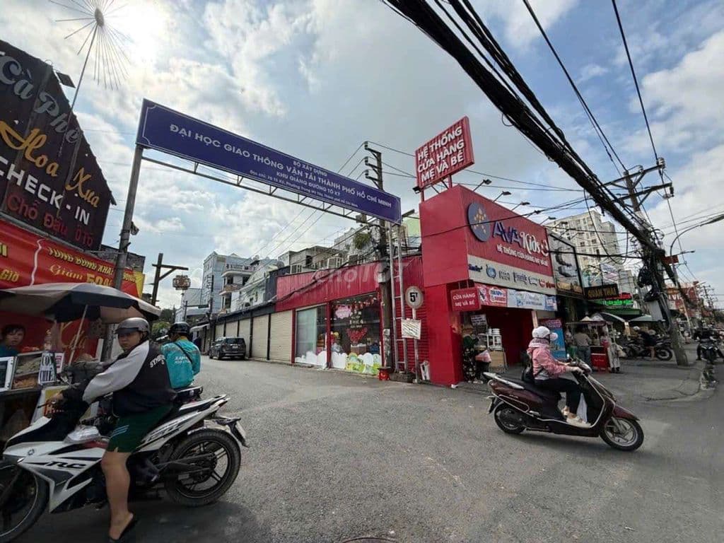 Gấp bán nhà mặt tiền đường lớn sát trường ĐH - Ảnh 2