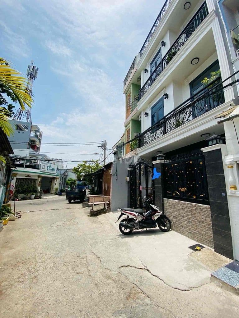 NHÀ ĐẸP 3 LẦU ĐƯỜNG XE HƠI NGUYỄN DUY TRINH CHỈ HƠN 8 TỶ * DT: 5,7 x