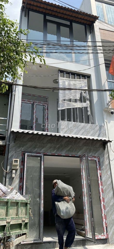 2lầu 4phòng ngủ, mặt tiền lớn, giá 1990 quy hoạch đất ở đô thị