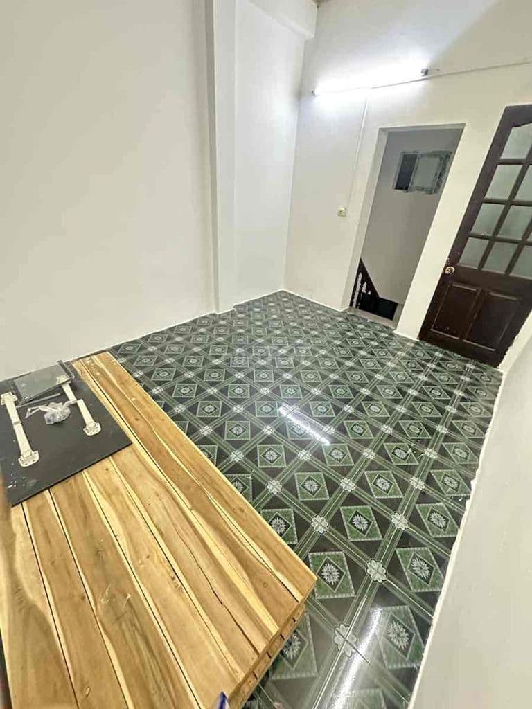 Hơn 2,5 tỷ có nhà Ngõ chợ Khâm Thiên-Ngõ 3 gác-Sân-Sổ chung 18m*4T;3N - Ảnh 3