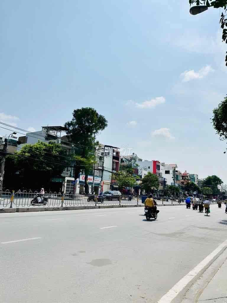 GẤP GẤP ĐẤT NGAY TÊN LỬA - 60M² - HẺM XE HƠI - CẠNH TRƯỜNG HỌC BÌNH