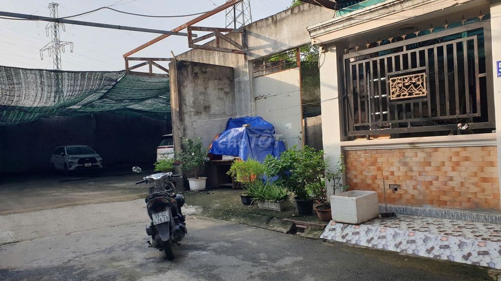 Bán nhà + kho DT 638m2, gần ngã 4 Bà Điểm, KCN Vĩnh Lộc A (QL1A)