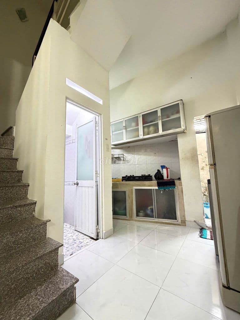 Bán nhà 2 lầu hẻm 154 Âu Dương Lân P3 Q8 - Ảnh 3