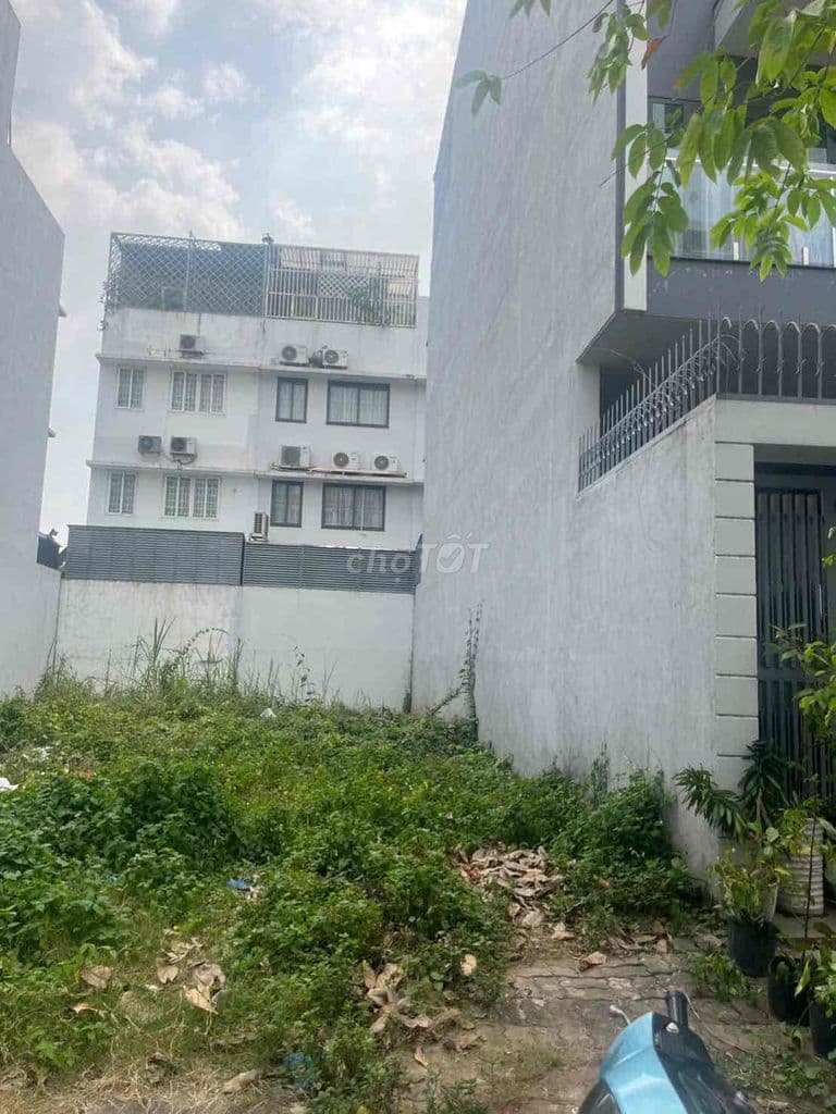 Bán nền đất ( 4.5 x 18m ) KDC Phong Phú 5, ngay bến xe Q8