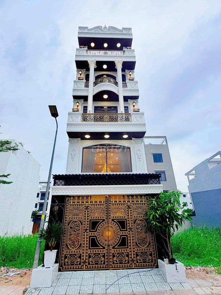 Nhà Tân Cổ Điển tại Khu Hàng Dương 1181 , Xã Nhà Bè