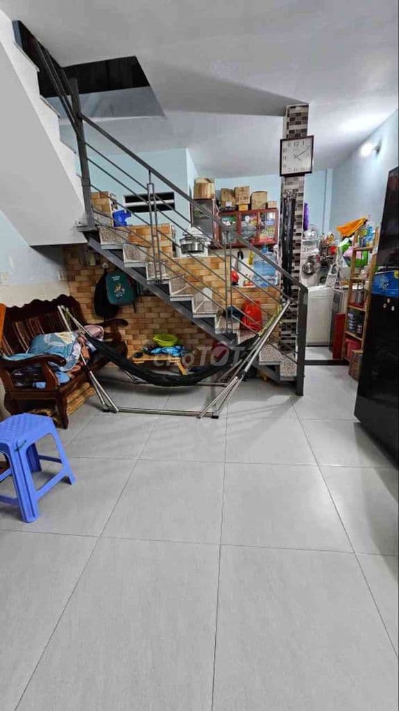 Bán nhà Tân Hương, 4m x 9m, hẻm xe hơi, sát mặt tiền, hơn 3 tỷ xíu TL