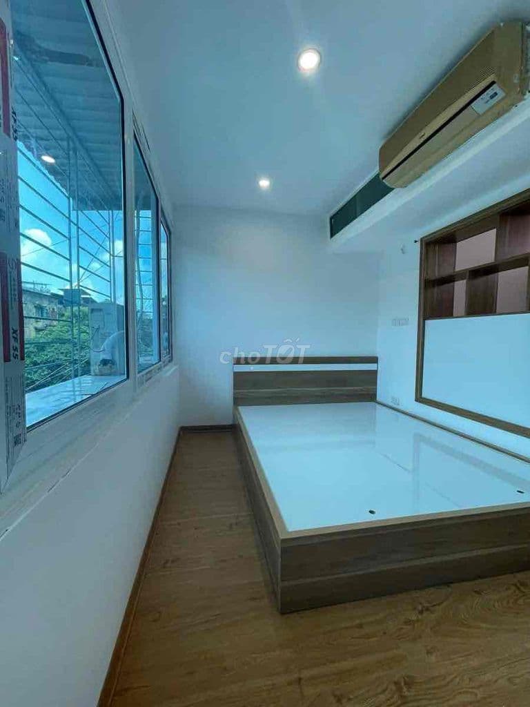 bán nhanh TT Phường Mai 65m oto chân cầu thang , có sân để xe riêng - Ảnh 2