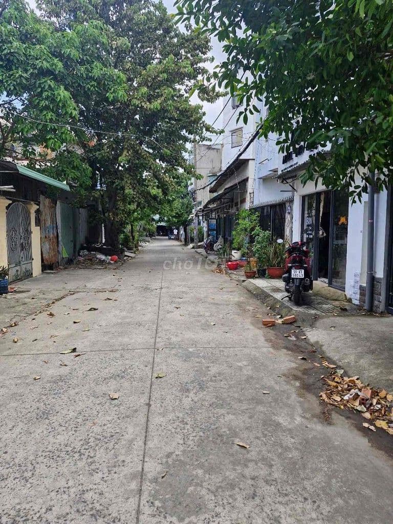 • 76m² – ngang 4.5m • DTSD ~ 200m² • 4 tầng – 3PN – vào ở ngay • Hẻm x