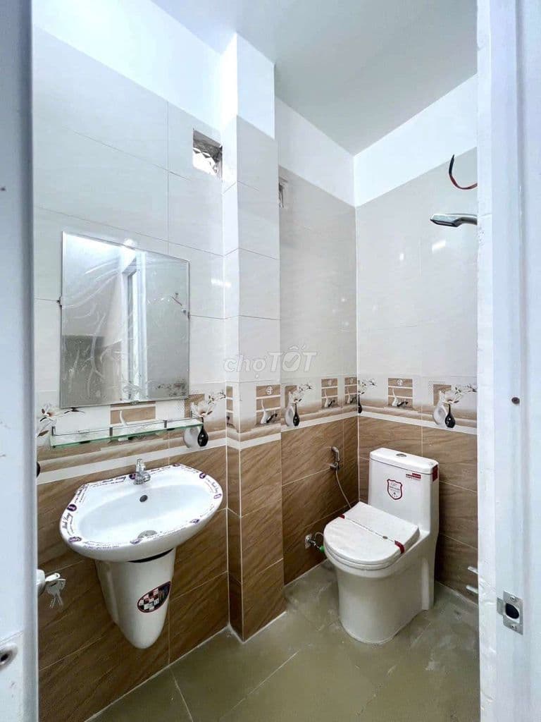 NHÀ ĐẸP HẺM XE HƠI KẾ Q7 - Ảnh 3