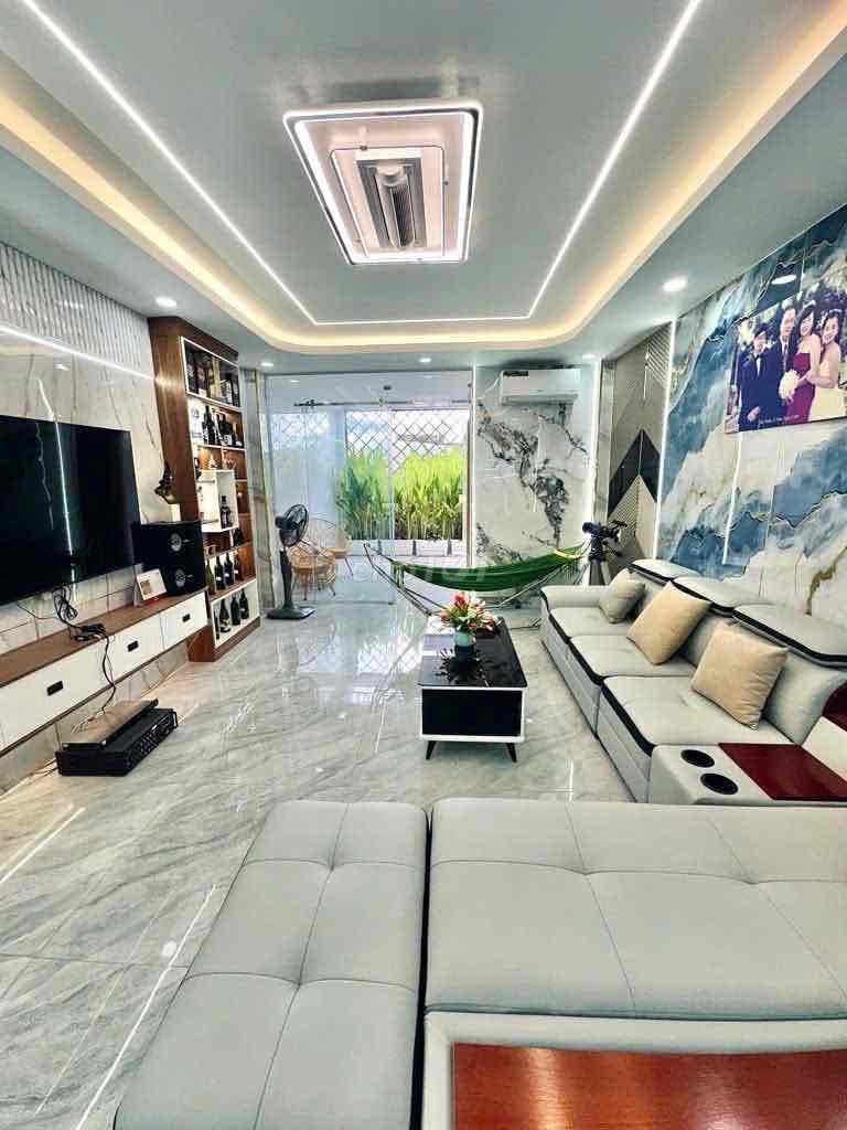 Siêu phẩm nhà 5 Tầng Đường BÙI VĂN NGỮ, 104m2, ngang 4mnở hậu, hẻm 6m - Ảnh 3