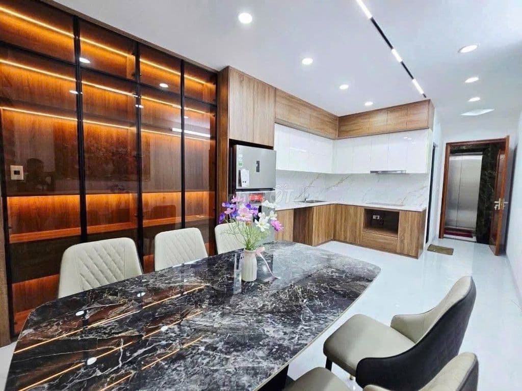 Nhà Xuân Thủy Cầu Giấy 35m2 6 tầng thang máy full nội thất