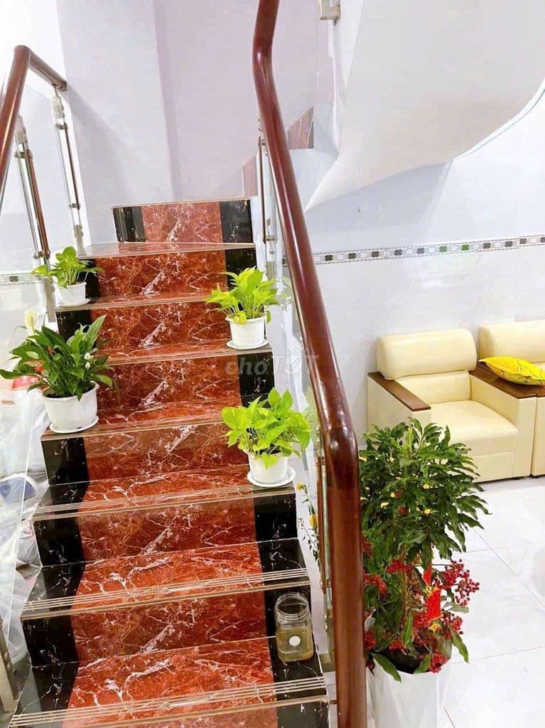 Nhà Đẹp Nở Hậu Không Quy Hoạch Tôn Đản Q4 - Ảnh 2